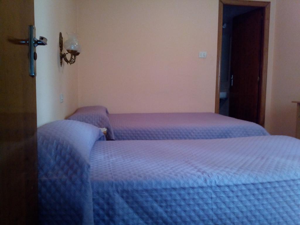 Pension Las Palmeras Lalín Quarto foto