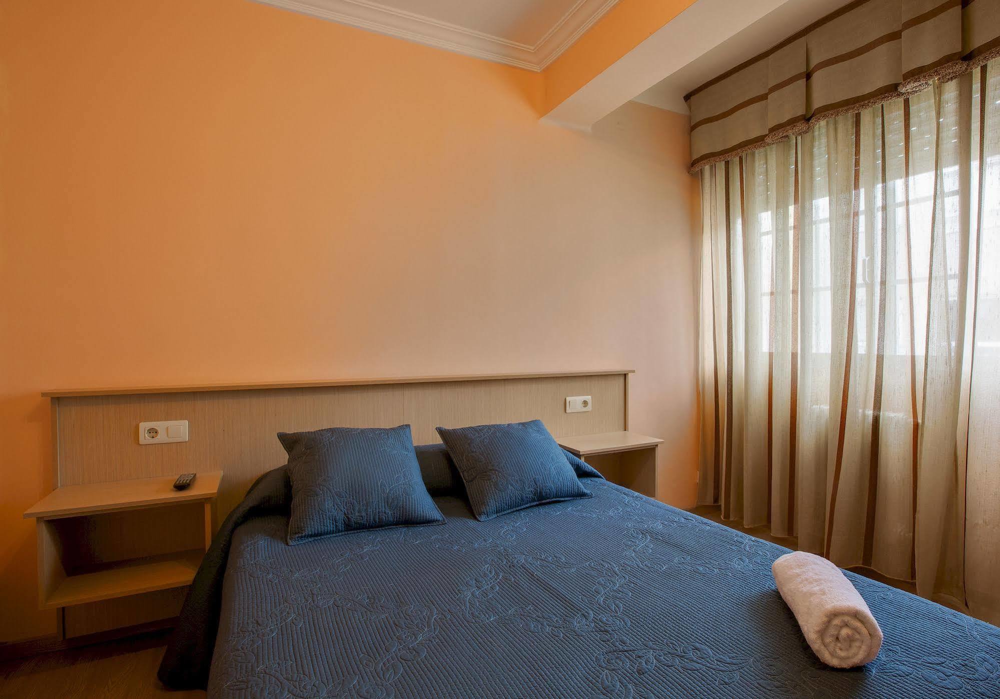 Pension Las Palmeras Lalín Exterior foto